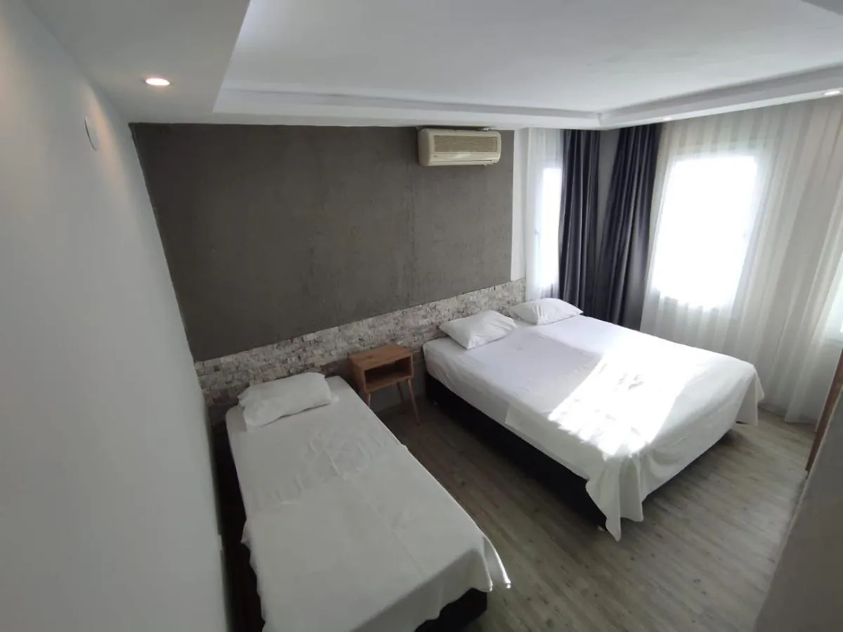 בית אירוח Çeşme 1989 Hotel Sebat טורקיה