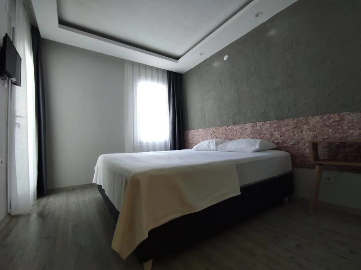 בית אירוח Çeşme 1989 Hotel Sebat