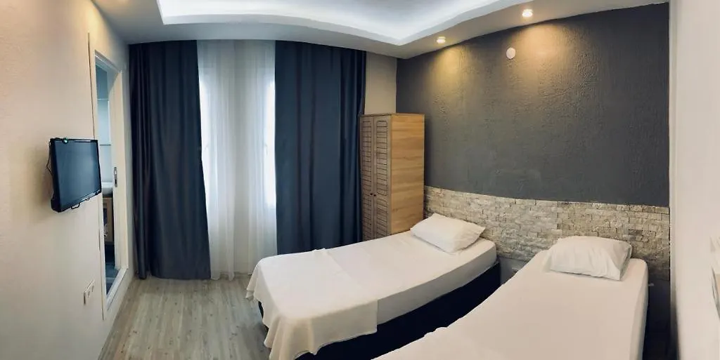 1989 Hotel Sebat Cesme Homestay