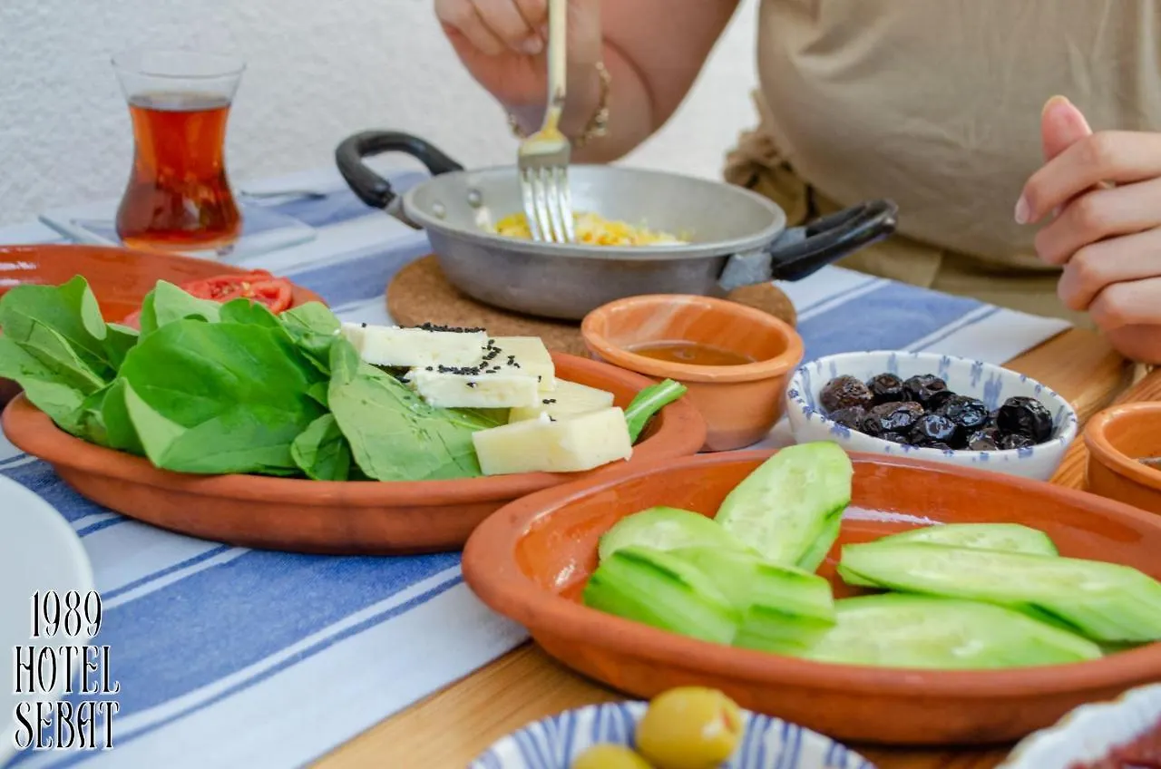 Çeşme 1989 Hotel Sebat 0*,  טורקיה